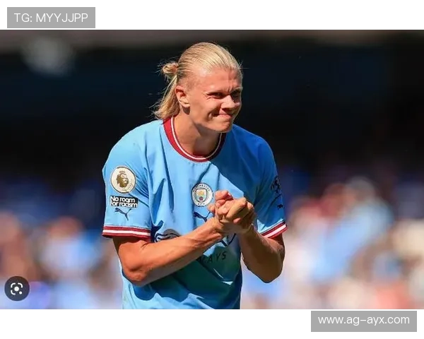 哈兰德与经纪人被拍在豪华会所，商业消息引猜测