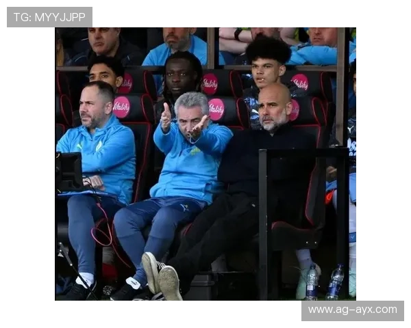 世界名帅现身看台,媒体曝其正在谈判加盟 世界名帅现身看台,媒体曝其正在谈判加盟