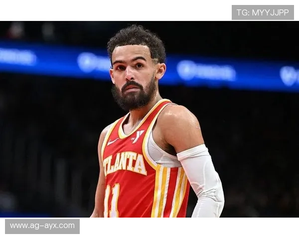 NBA特雷杨高抛传球被队友空接重扣：一次默契与训练的完美碰撞