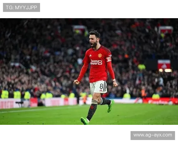 布鲁诺不断穿插调动节奏,曼联前场层次更加丰富