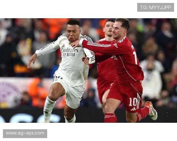 阿隆索全场鼓掌瞬间