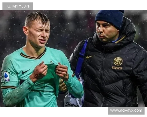 国际米兰边路压迫形成优势 国际米兰边路压迫形成优势